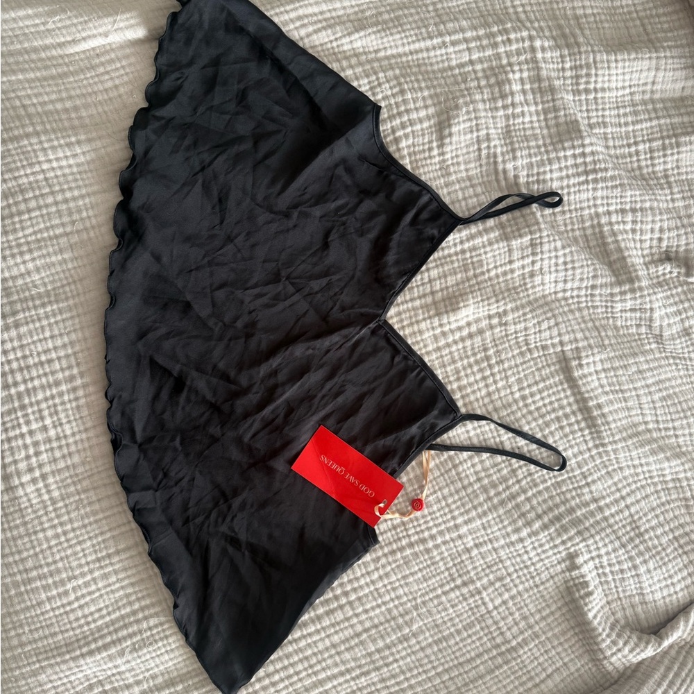 God Save Queens Elegant Black cropped Camisole